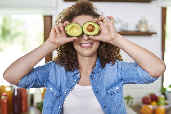 cara-divertida-con-ojos-de-aguacate.jpg
